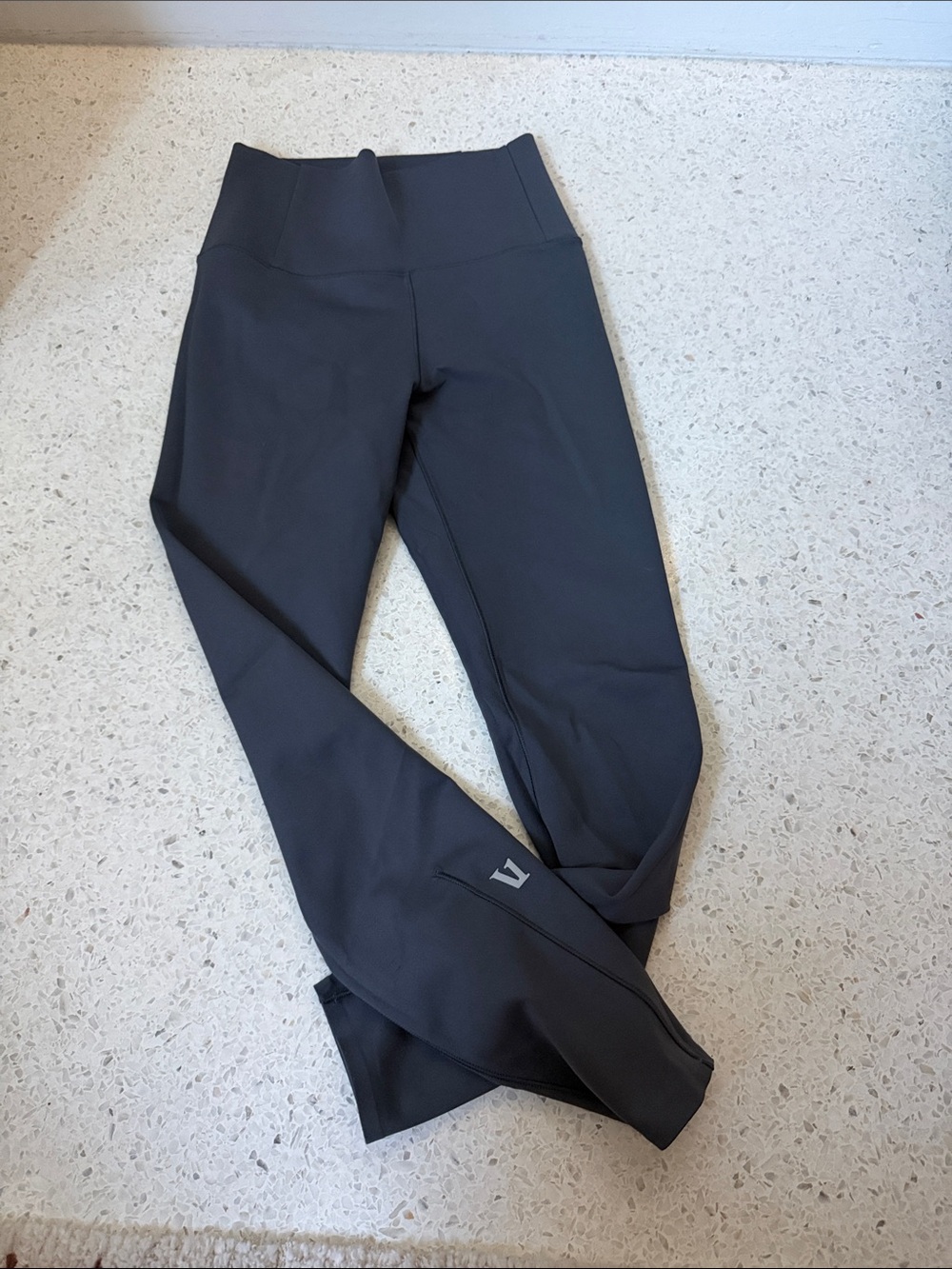 Vuori Grey High-Waist Athletic Leggings with Reflective Logo